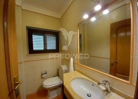 Moradia t4 | remodelada | carregado