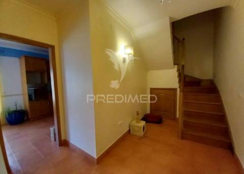 Moradia t4 | remodelada | carregado