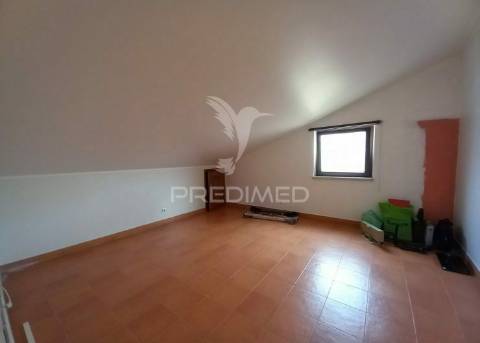 Moradia t4 | remodelada | carregado