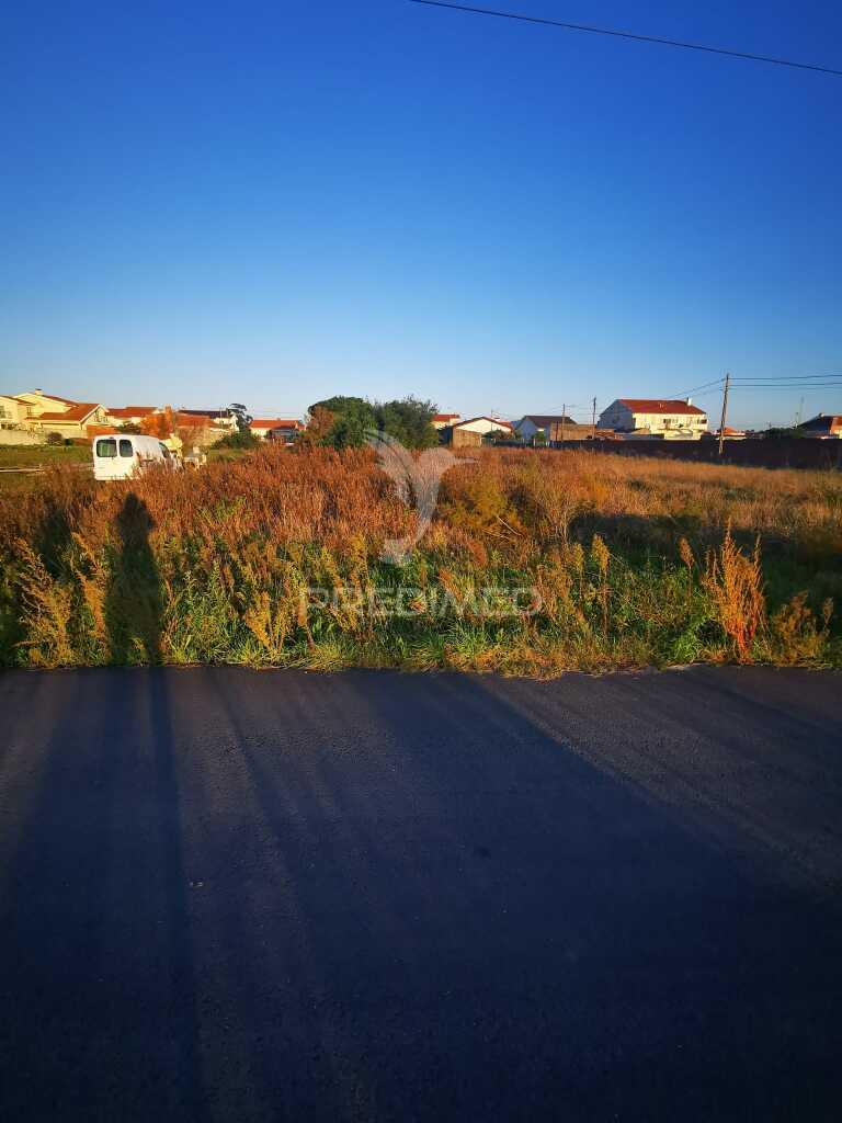 Terreno junto á ria na gafanha da encarnação