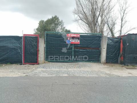 Terreno rustico com alpendre em penacova - felgueiras
