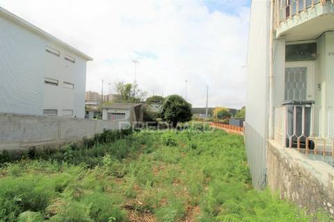 Lote para construção moradia em pedrouços