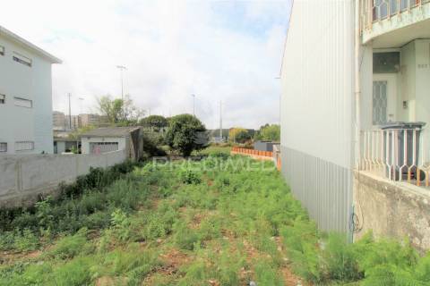 Lote para construção moradia em pedrouços