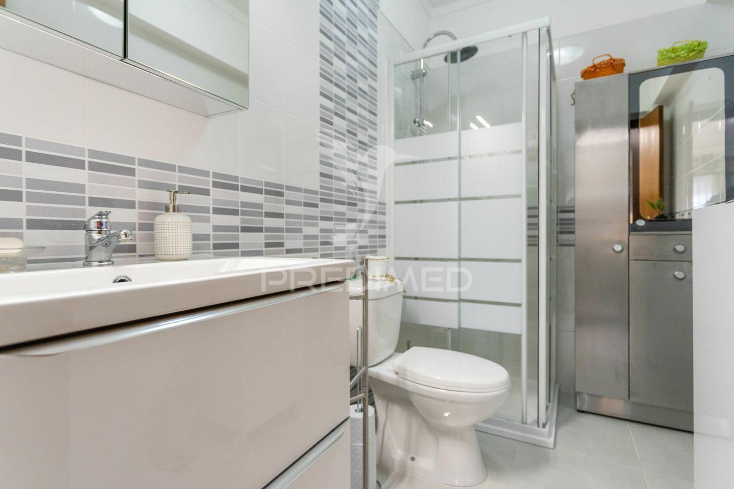 Apartamento t2+1 urbanização de carnide