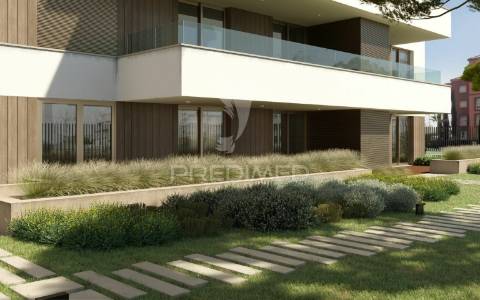 últimos!!apartamento t2 de luxo c/piscina e a 200m da praia