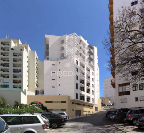 Novo t2 de luxo com terraço e garagem na praia rocha
