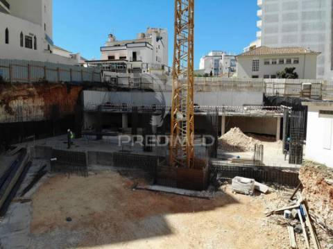 Novo t2 de luxo com terraço e garagem na praia rocha