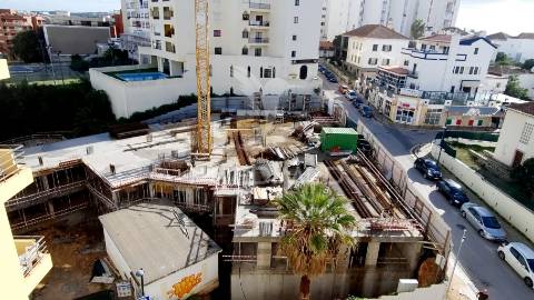 Novo t2 de luxo com terraço e garagem na praia rocha