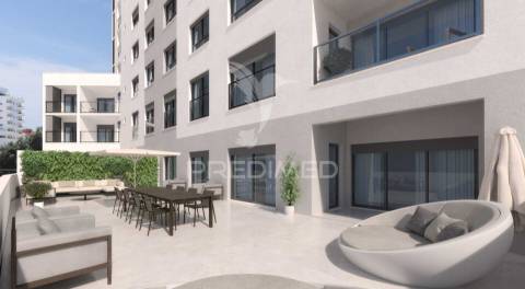 Novo t2 de luxo com terraço e garagem na praia rocha