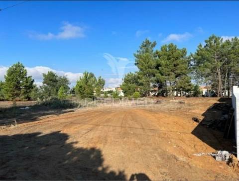 Lote de terreno urbano c/projecto palmela