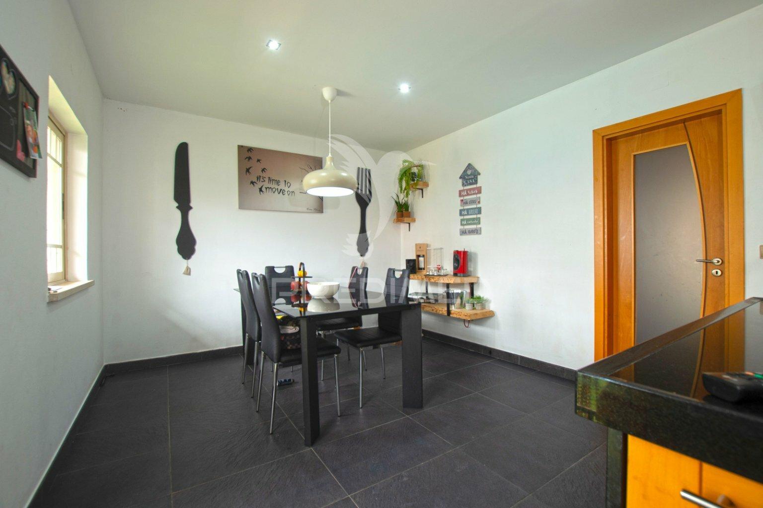 Moradia t4 com piscina, quinta do anjo perto estação fertagus