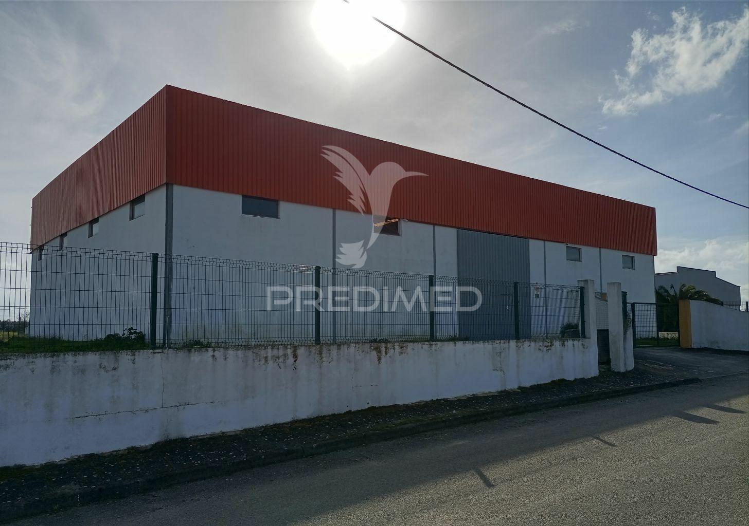 Armazém - zona industrial de alter do chão