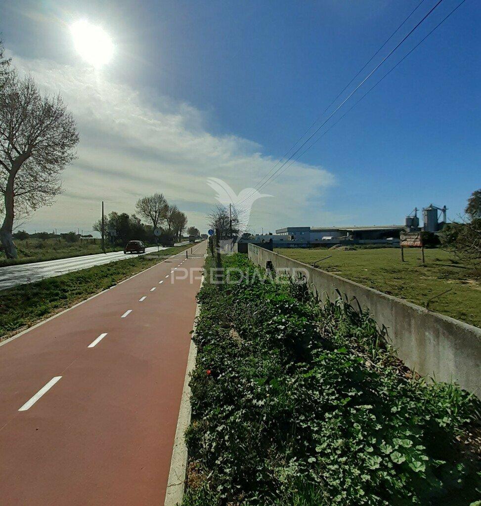 Terreno urbano para serviços e industria - montijo