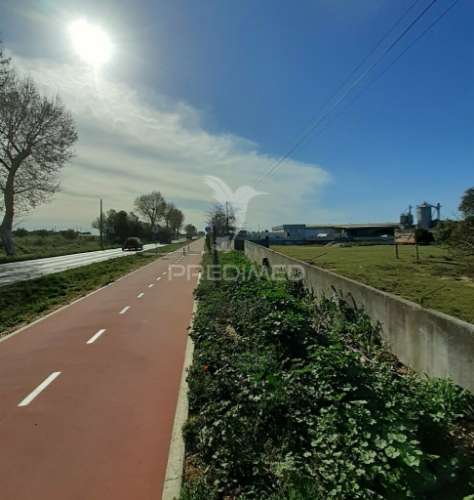 Terreno urbano para serviços e industria - montijo