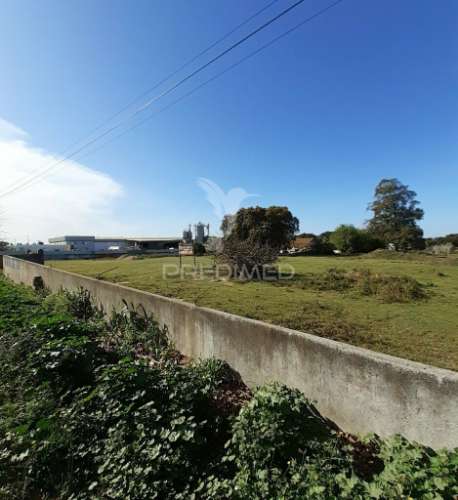 Terreno urbano para serviços e industria - montijo