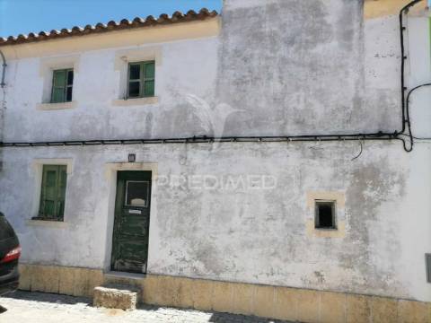 Casa na aldeia de alagoa