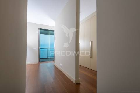 Apartamento t2 de luxo na estrada monumental.