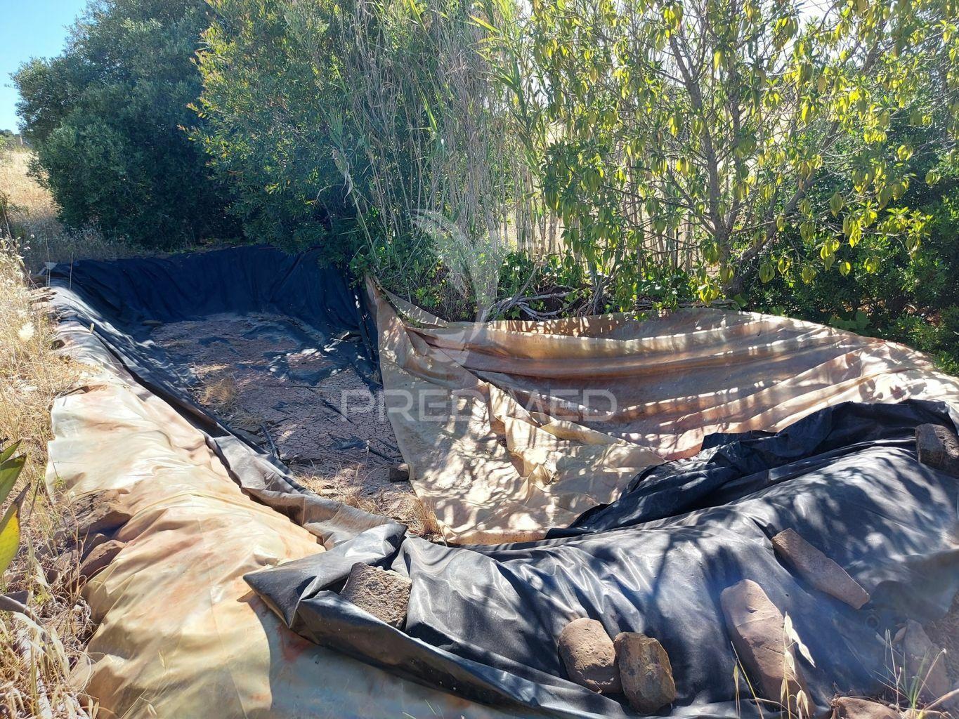 Terreno 14km de lagos 3330m2 totalmente delimitado com muro