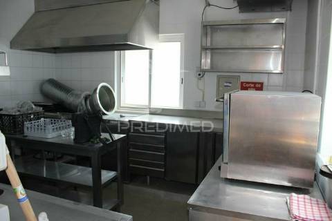 Restaurante em lagos  com habitação