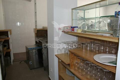 Restaurante em lagos  com habitação