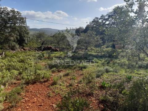 Terreno com projeto pata 9 moradias v3,localizado em funchais da tor