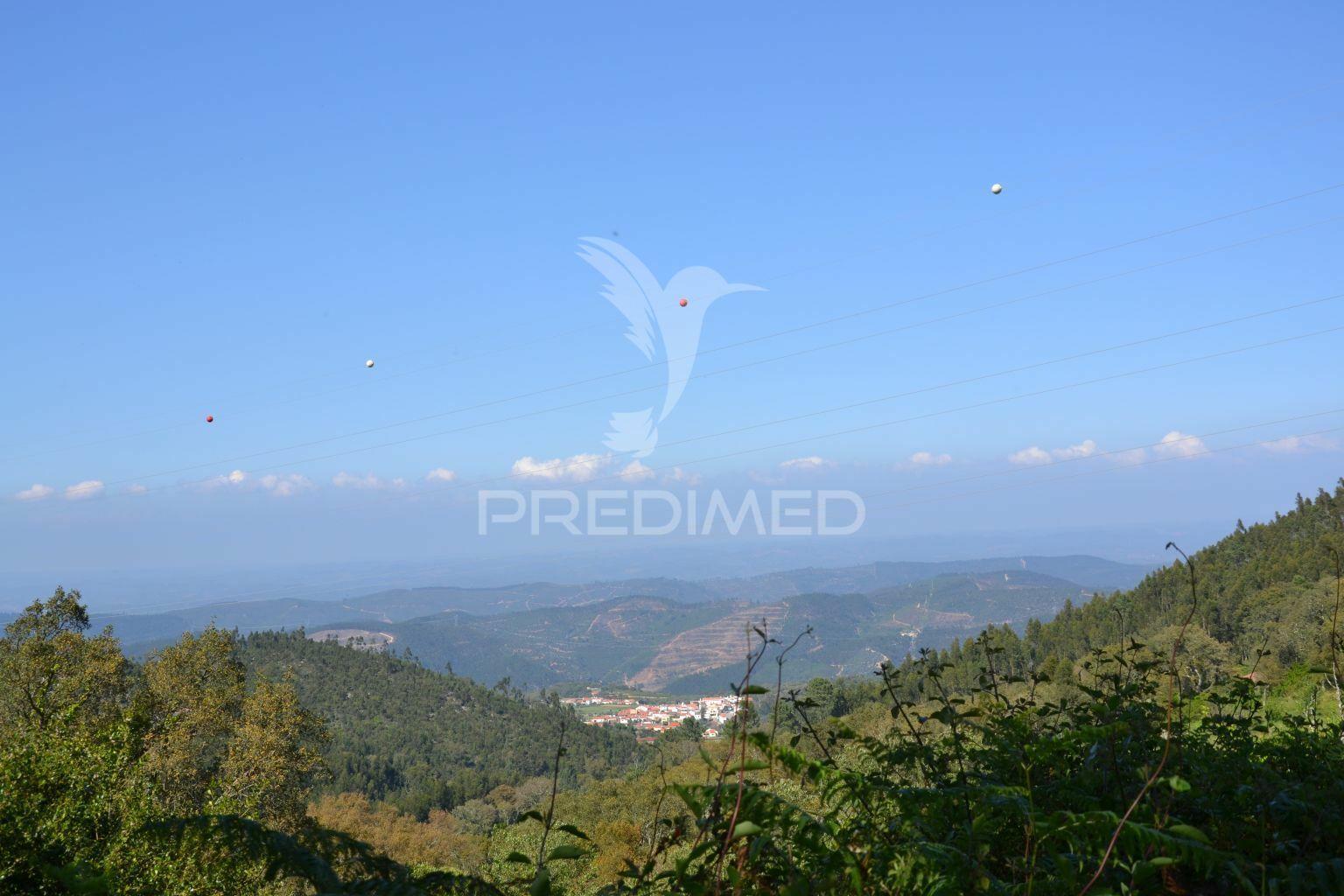 Terreno com ruina com vista sobre monchique