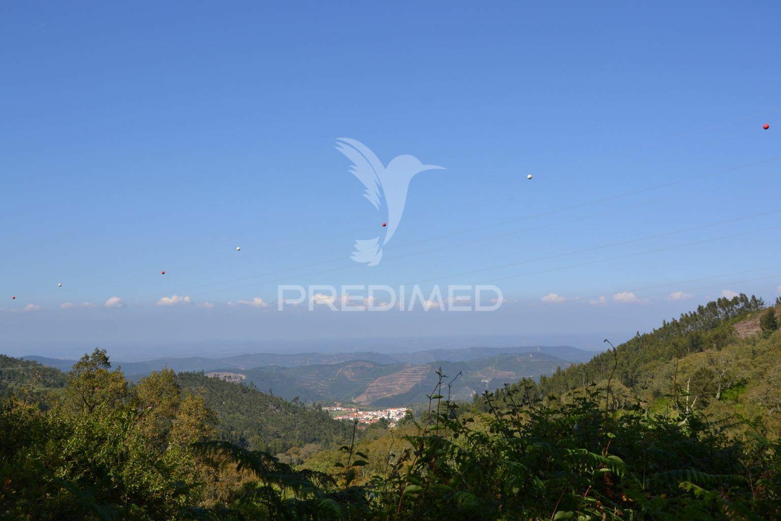 Terreno com ruina com vista sobre monchique