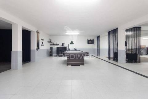 Luxuosa moradia t5 652m.2, piscina, home cinema, , mobilada exclusivo