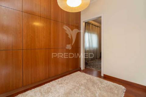 Luxuosa moradia t5 652m.2, piscina, home cinema, , mobilada exclusivo