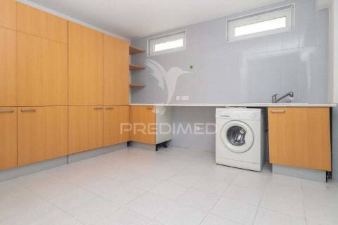Luxuosa moradia t5 652m.2, piscina, home cinema, , mobilada exclusivo
