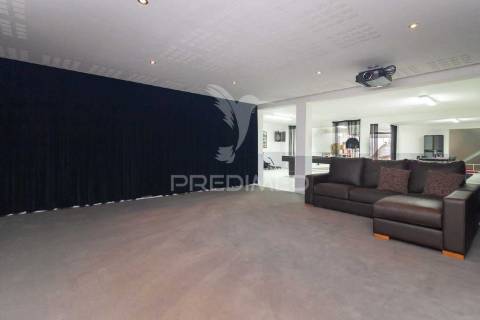 Luxuosa moradia t5 652m.2, piscina, home cinema, , mobilada exclusivo