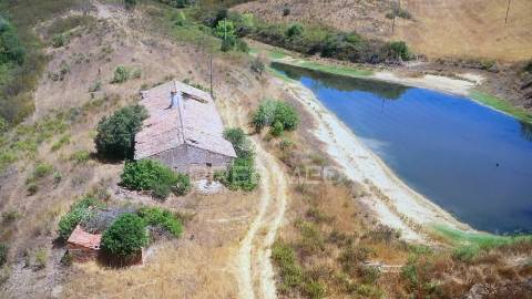 Herdade com casa rustica
