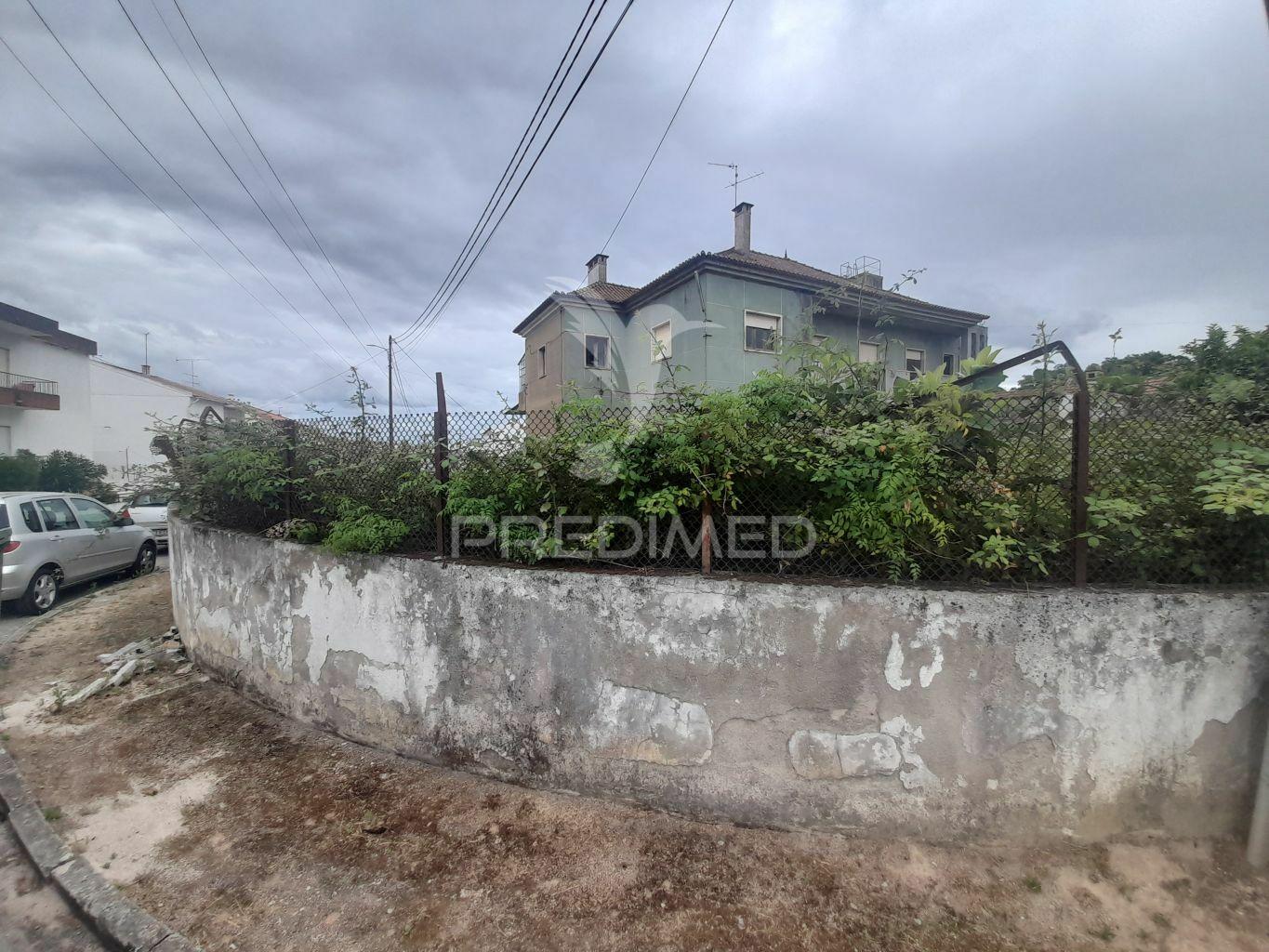 Prédio para residencial e comércio