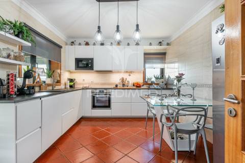 Moradia de luxo t3 com restaurante, em fafe