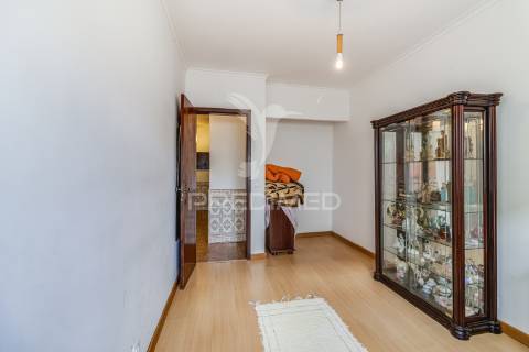 Apartamento t2 com logradouro em linhó