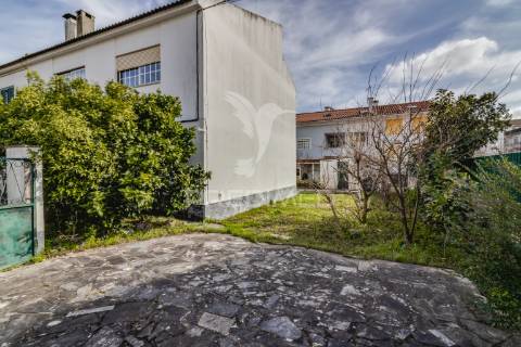 Apartamento t2 com logradouro em linhó
