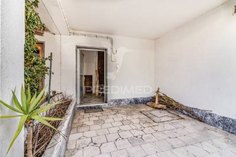 Apartamento t2 com logradouro em linhó