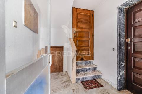 Apartamento t2 com logradouro em linhó