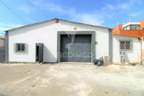Armazém industrial em s. félix da marinha, vila nova de gaia