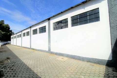 Armazém industrial em s. félix da marinha, vila nova de gaia