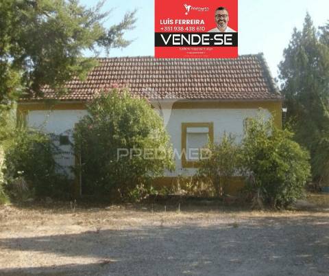 Casa antiga com terreno em casais da ponte nova / casével