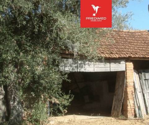 Casa antiga com terreno em casais da ponte nova / casével