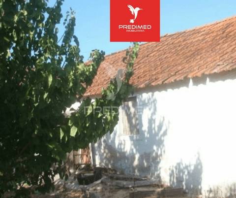 Casa antiga com terreno em casais da ponte nova / casével