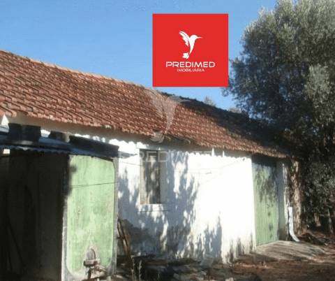 Casa antiga com terreno em casais da ponte nova / casével