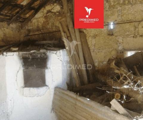 Casa antiga com terreno em casais da ponte nova / casével