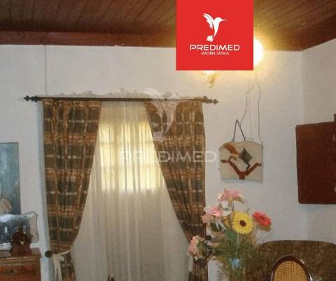 Casa antiga com terreno em casais da ponte nova / casével