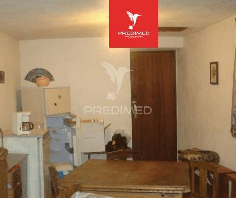 Casa antiga com terreno em casais da ponte nova / casével