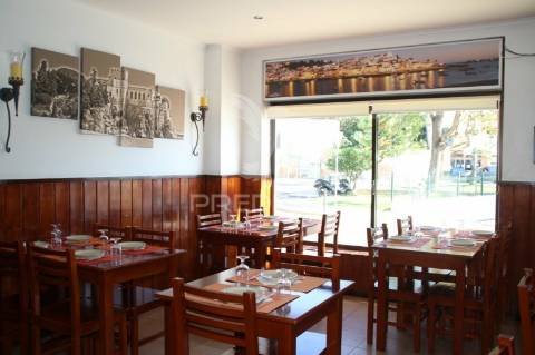 Trespasse de restaurante em ferragudo c/alvara casa de pasto