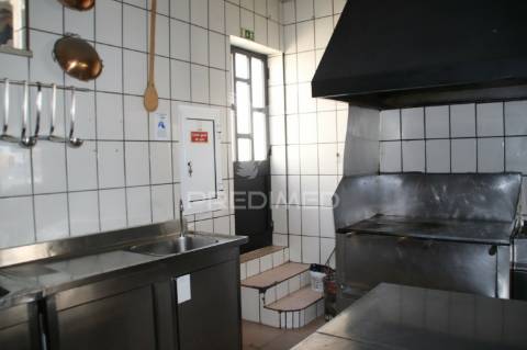 Trespasse de restaurante em ferragudo c/alvara casa de pasto