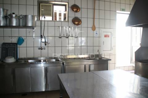 Trespasse de restaurante em ferragudo c/alvara casa de pasto